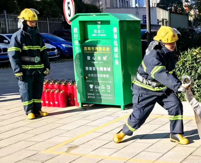 金桂苑小區(qū)消防演練，急救知識，電梯關人自救知識